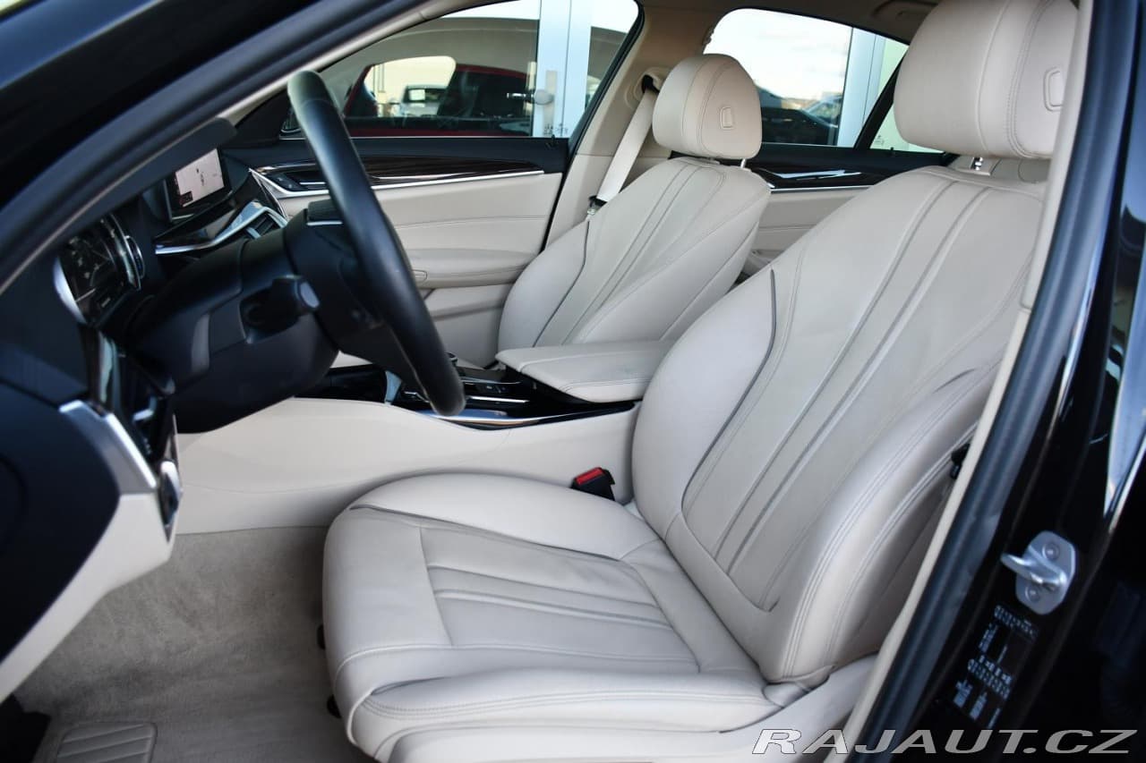 2017 BMW 5-Series - 14