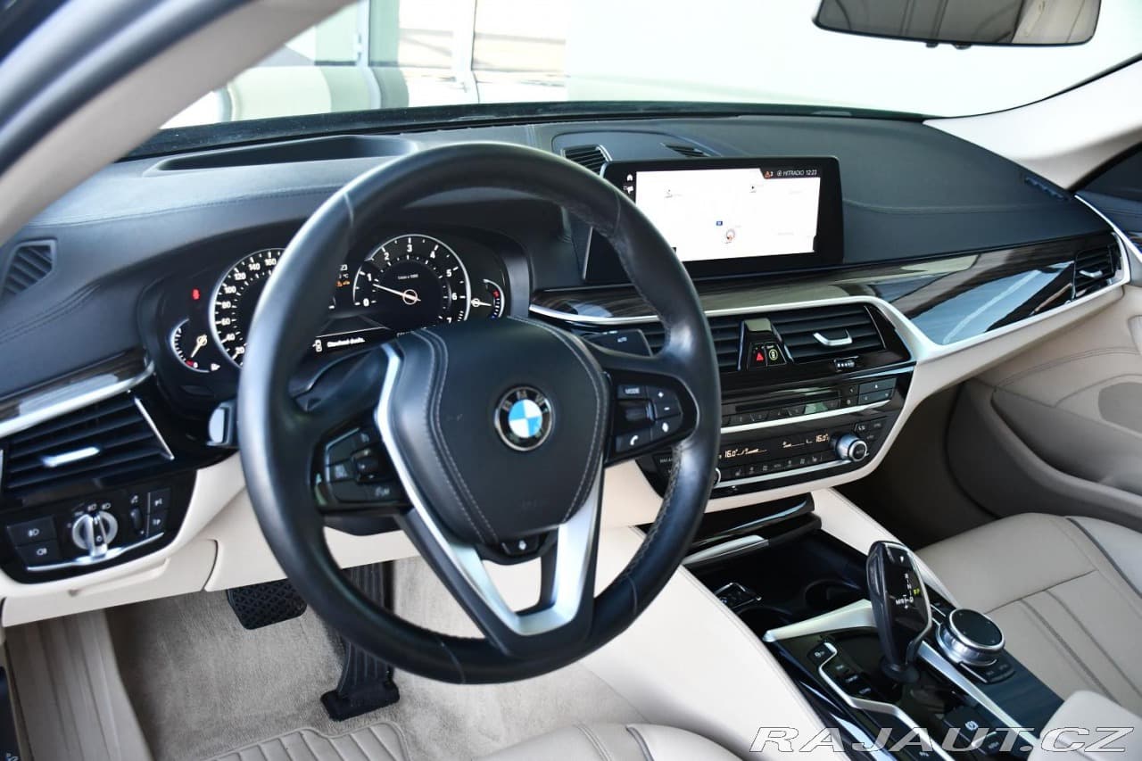2017 BMW 5-Series - 15