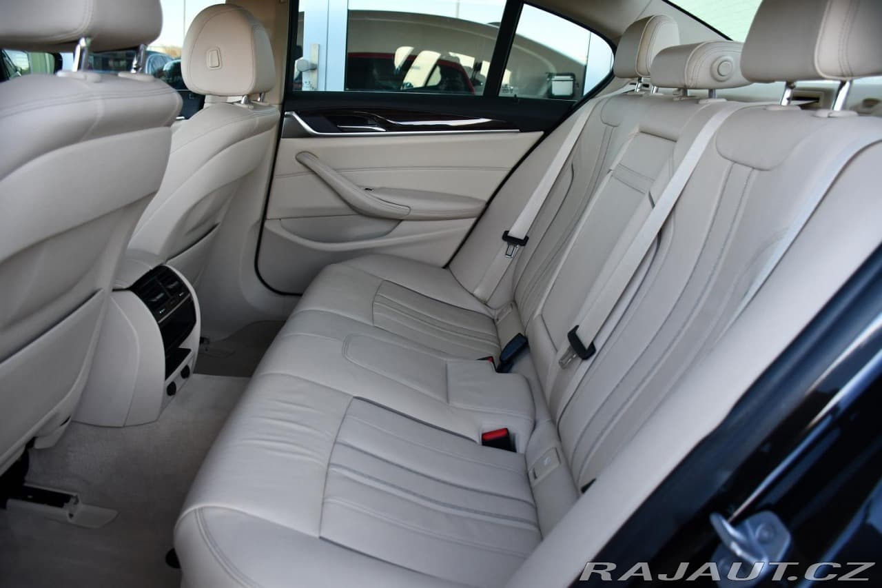 2017 BMW 5-Series - 19