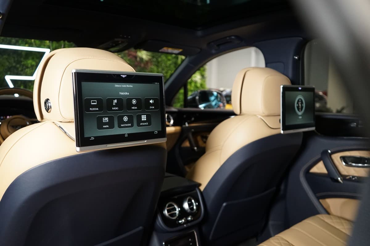 2016 Bentley Bentayga - 16