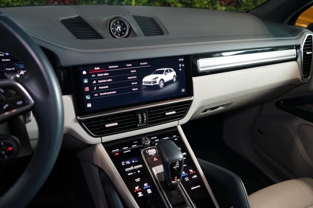 2022 Porsche Cayenne - 16