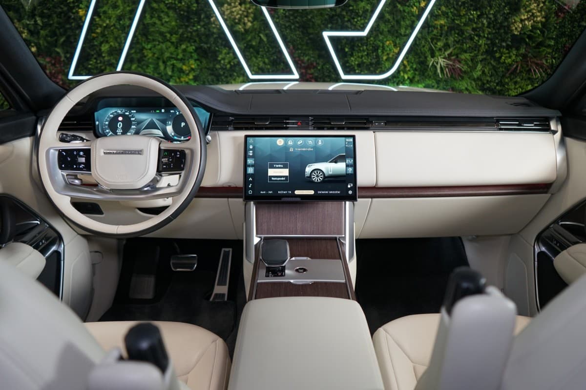 2025 Land Rover Range Rover - 15