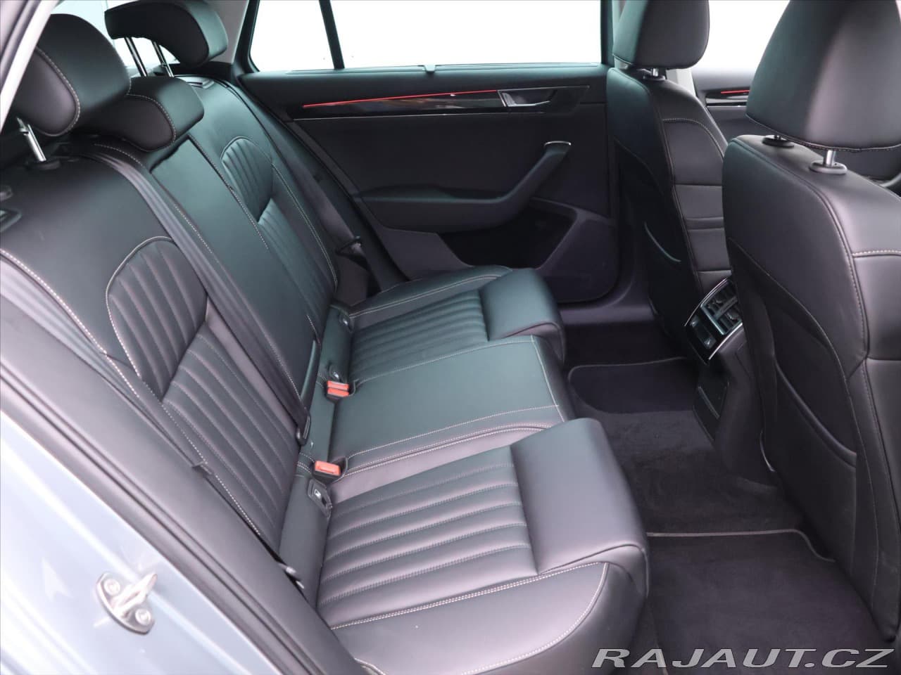 2020 Škoda Superb - 12