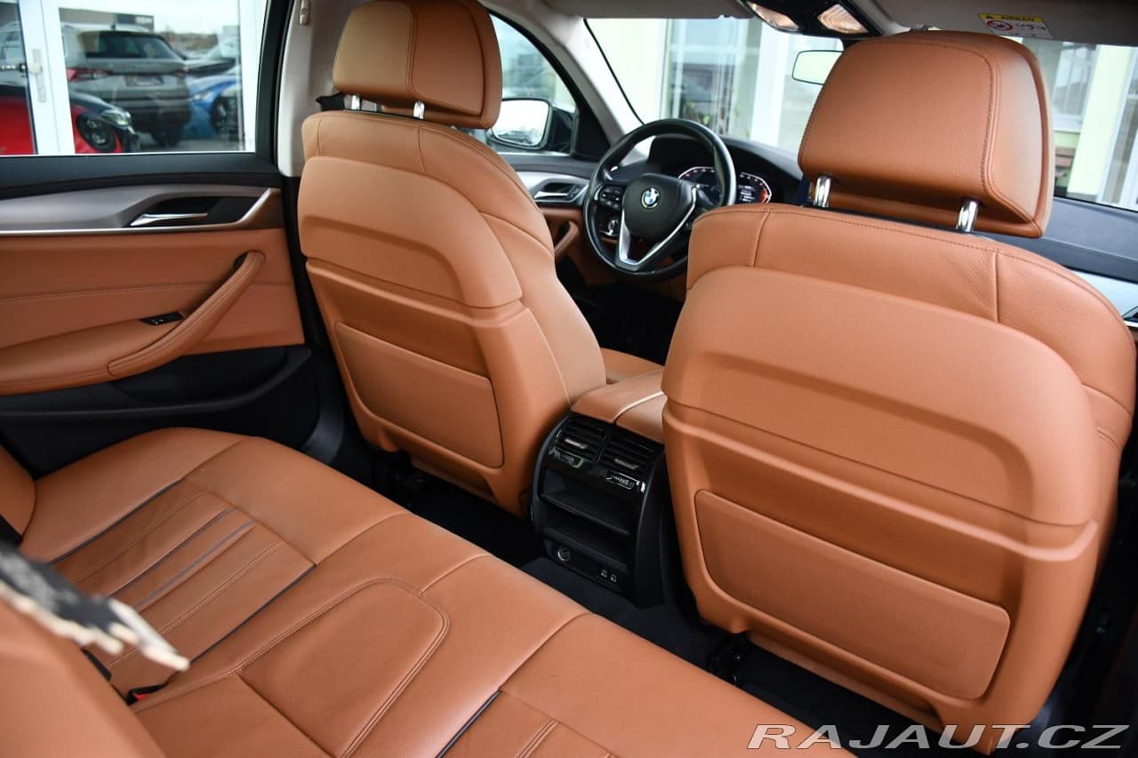 2021 BMW 5-SERIES - 15