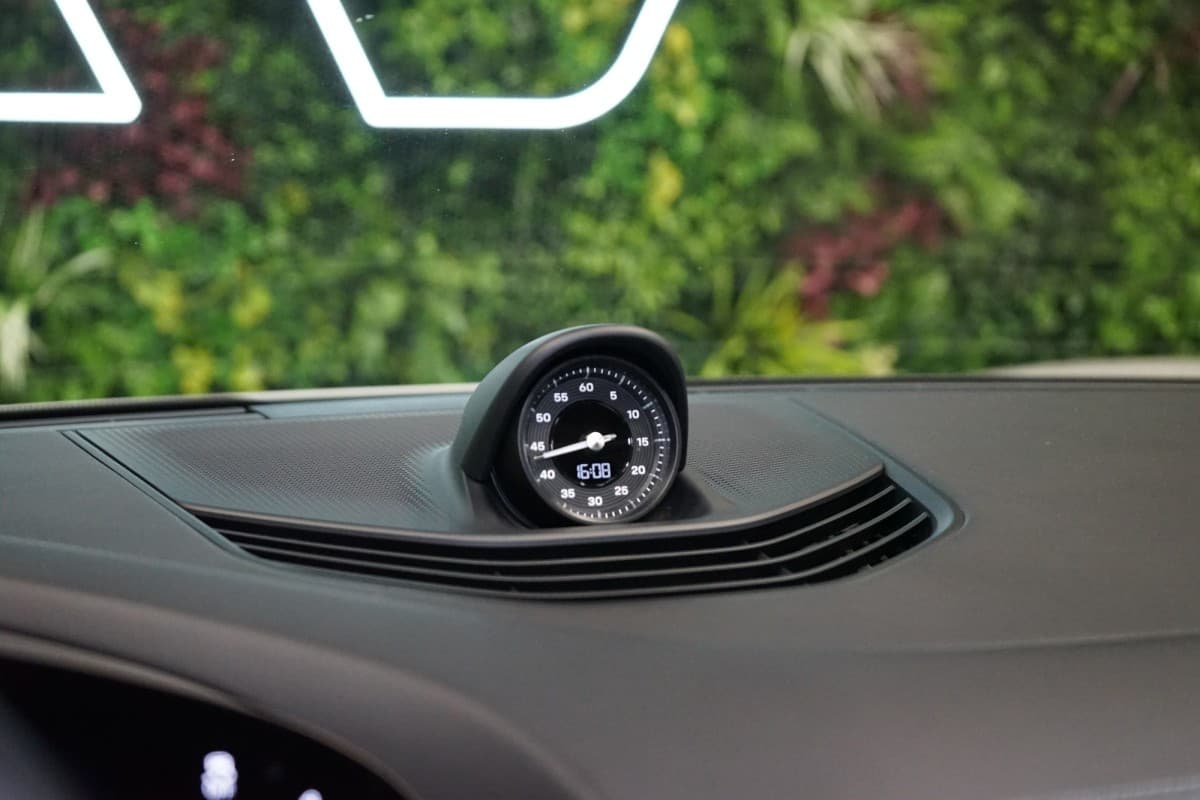 2023 Porsche Taycan - 13