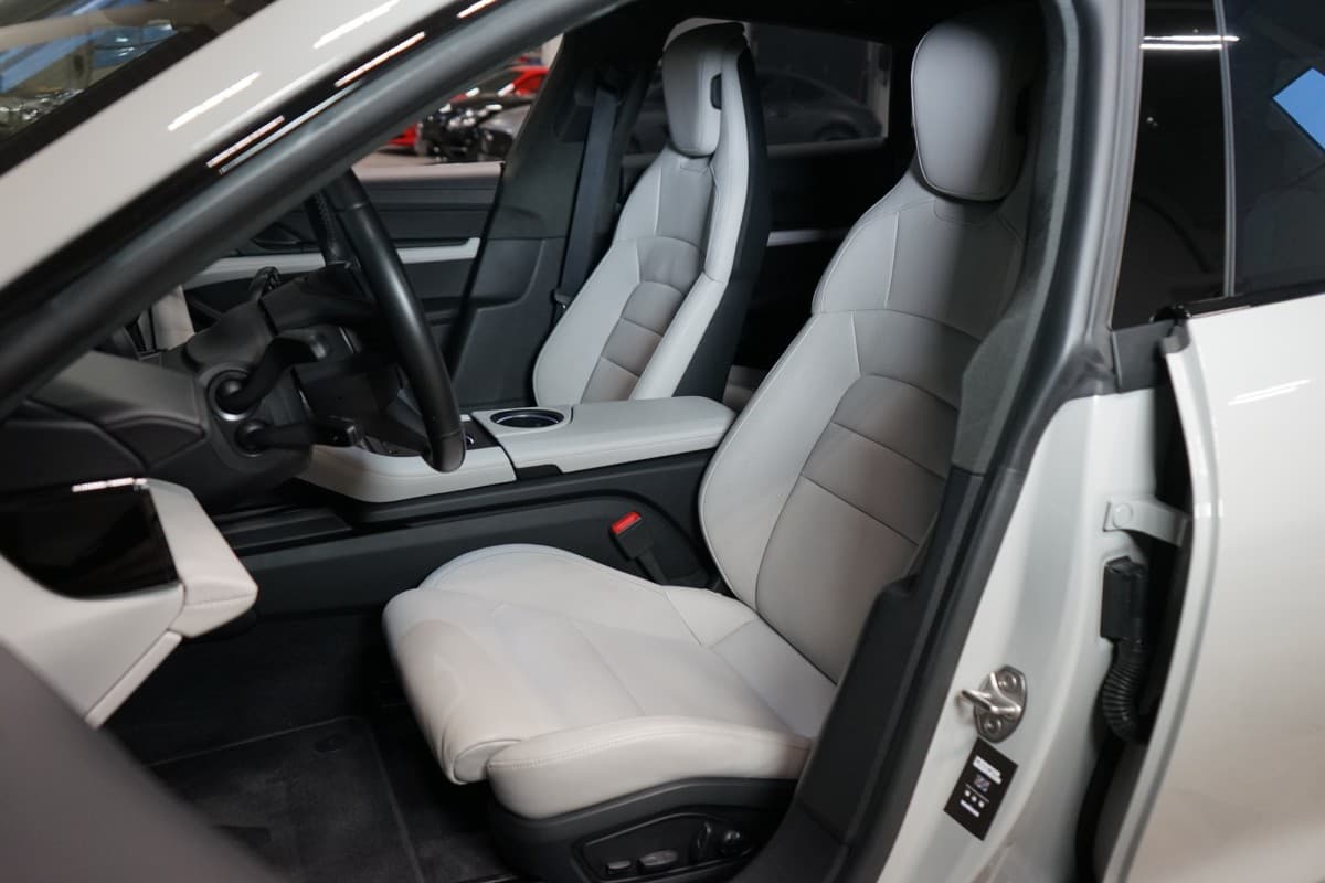 2023 Porsche Taycan - 15