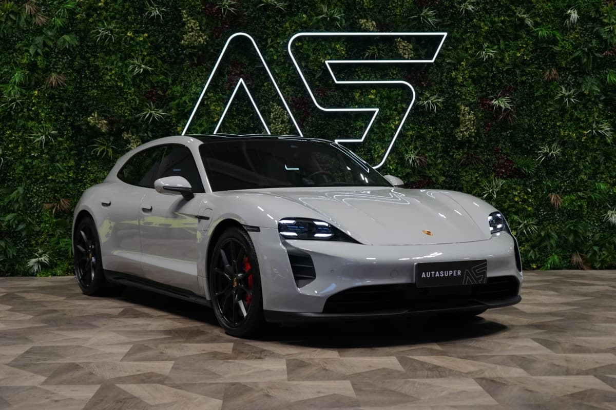 2023 Porsche Taycan - 3