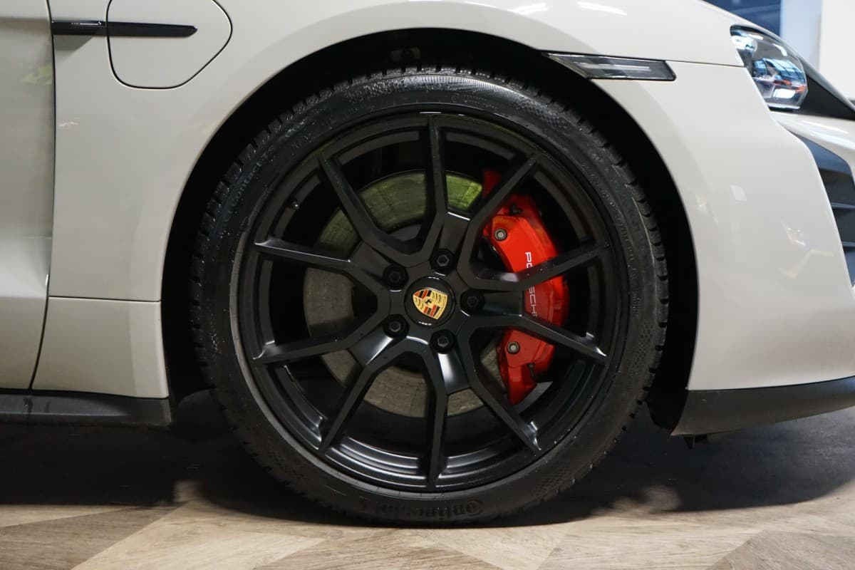 2023 Porsche Taycan - 9