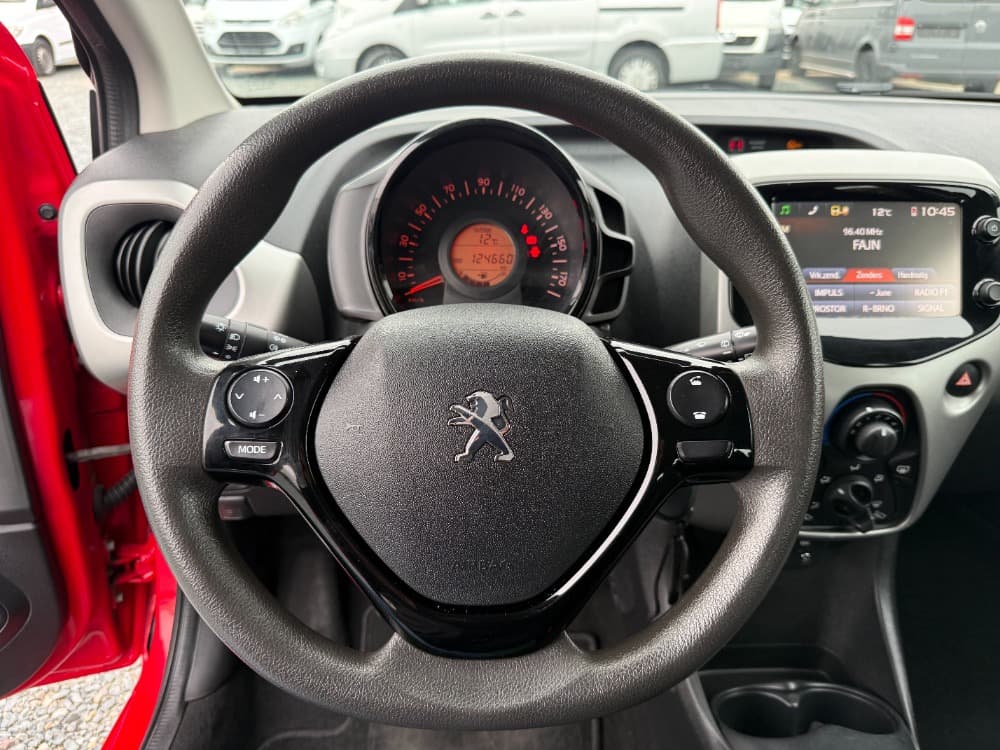 2015 Peugeot 108 - 13