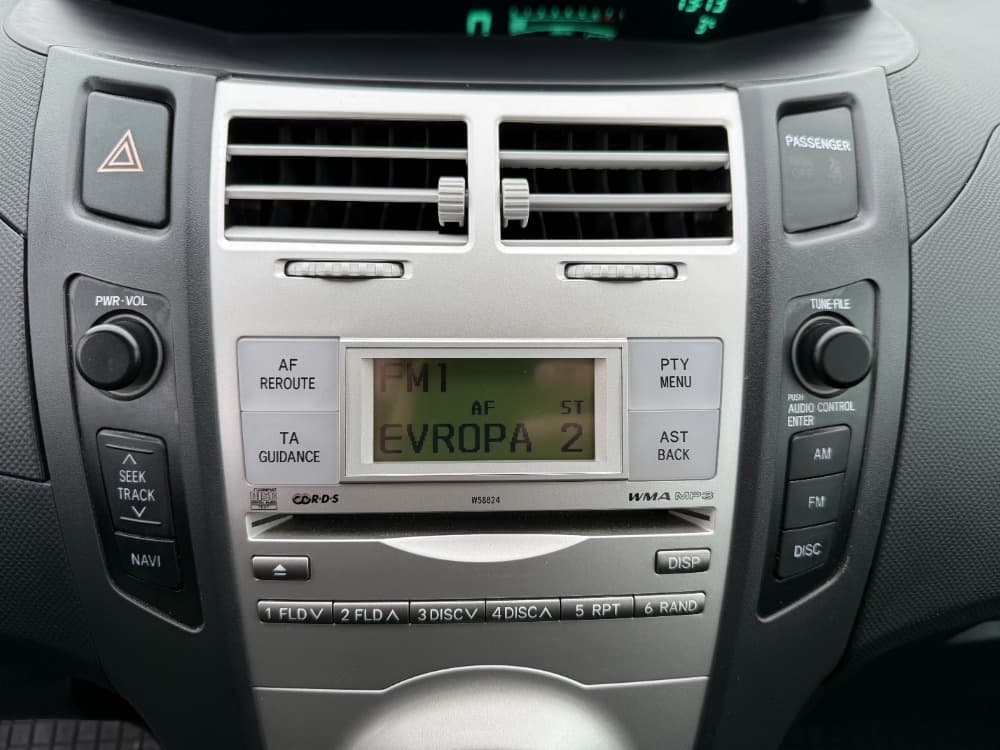 2008 Toyota Yaris - 17