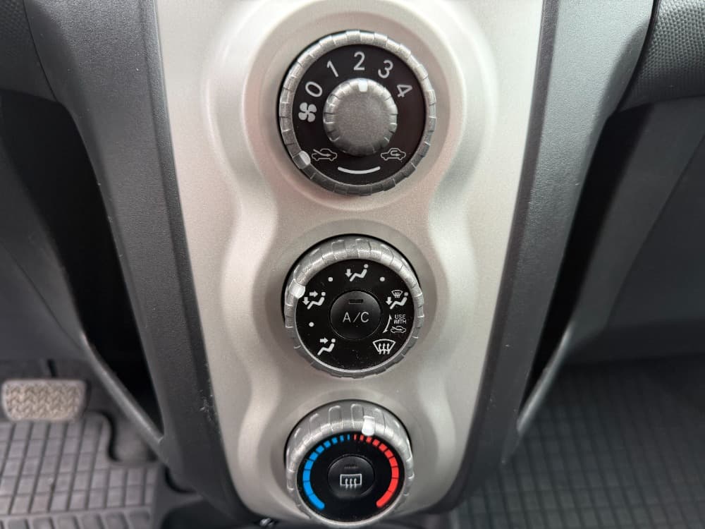 2008 Toyota Yaris - 18