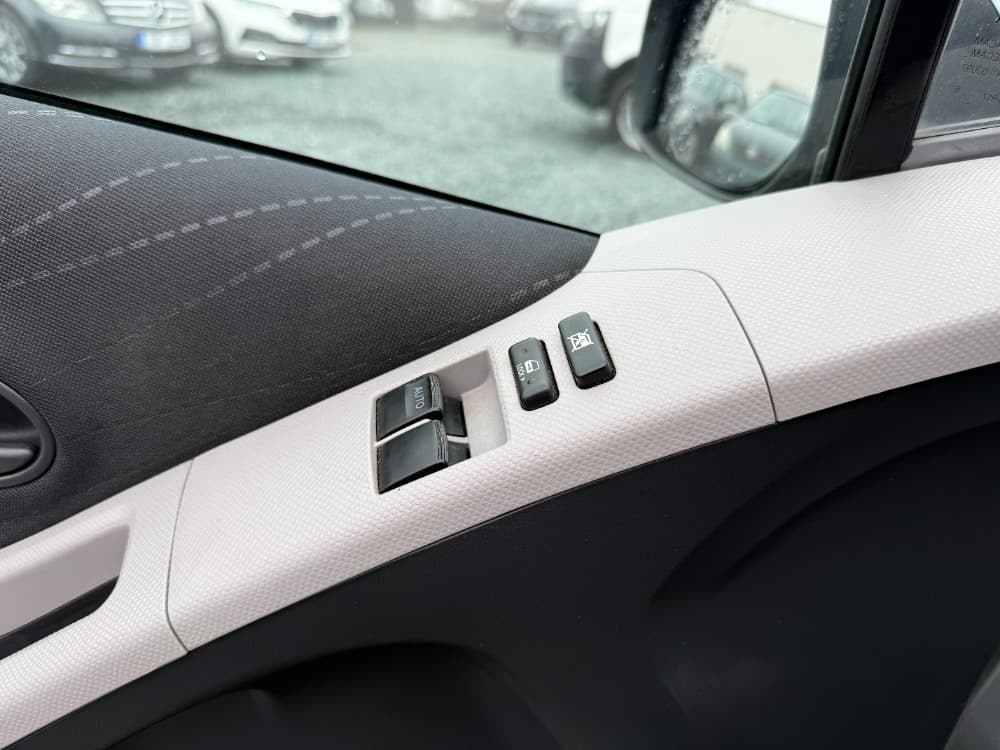 2008 Toyota Yaris - 20