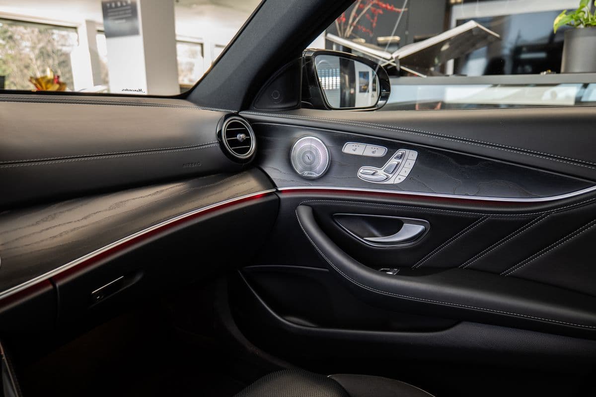 2017 Mercedes-Benz E-CLASS - 17