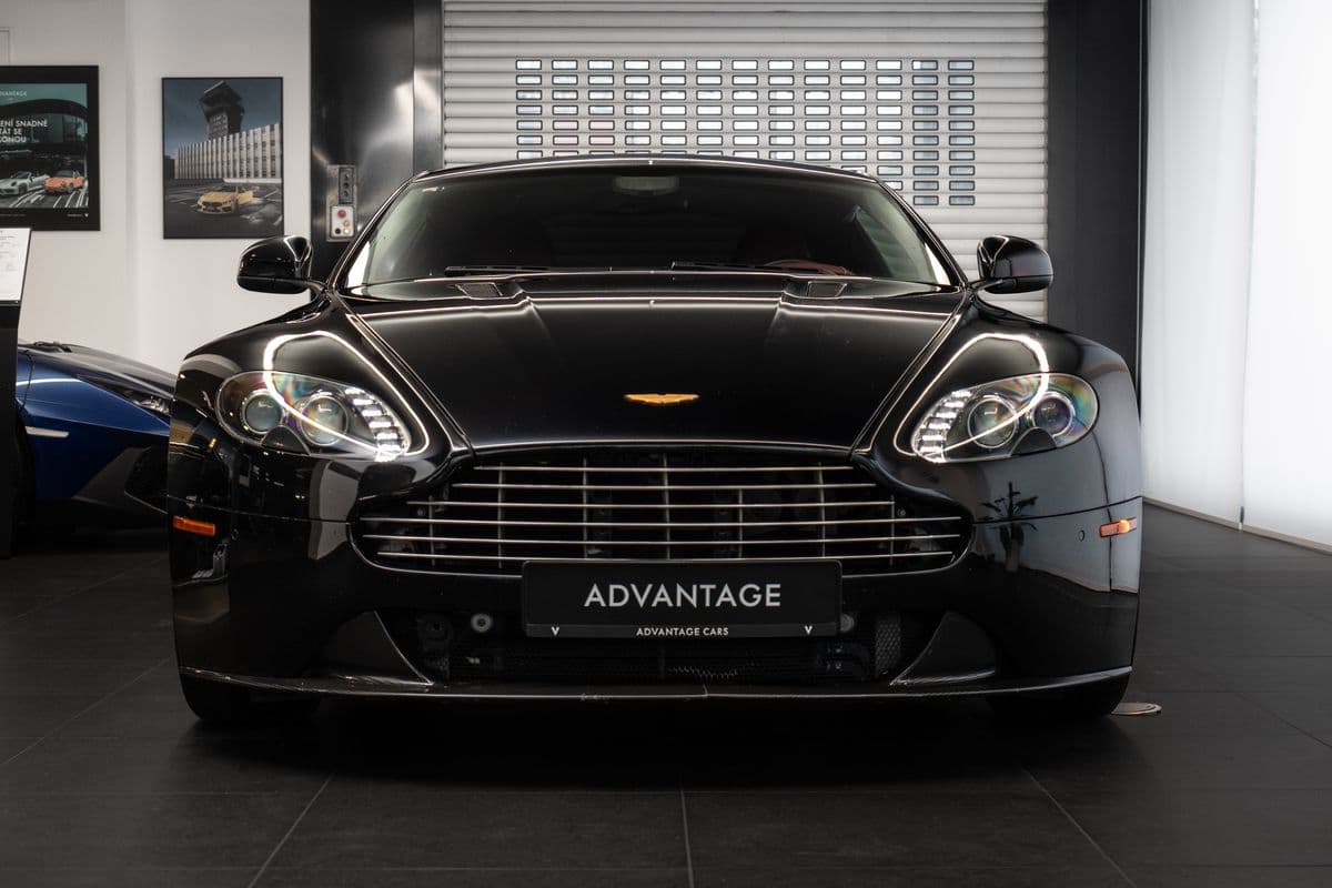 2012 Aston Martin Vantage - 2