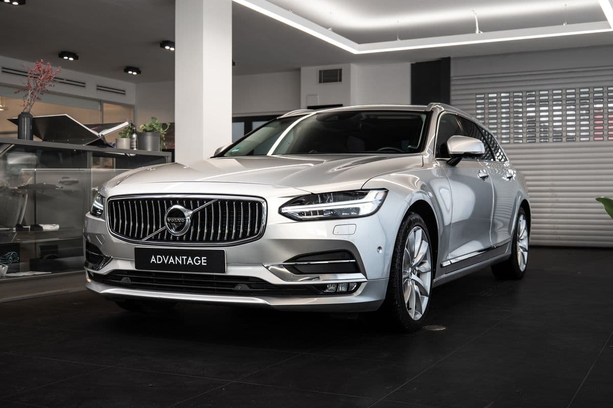 Volvo V90 D4 Inscription Bowers&