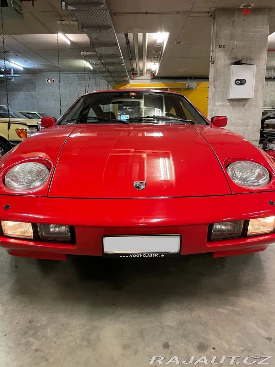 1983 Porsche 928 - 3