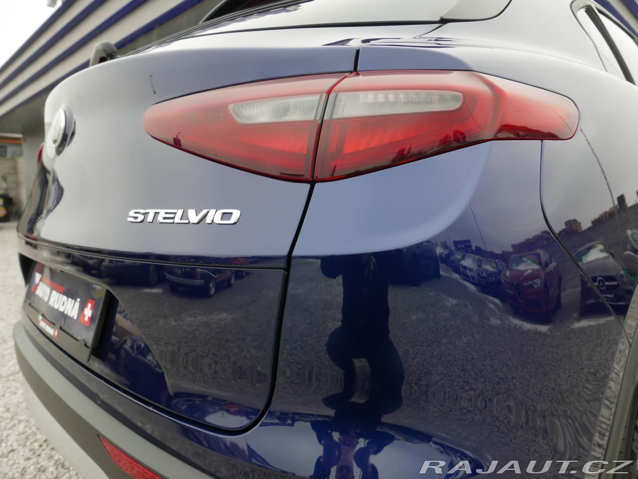 2017 Alfa Romeo Stelvio - 11