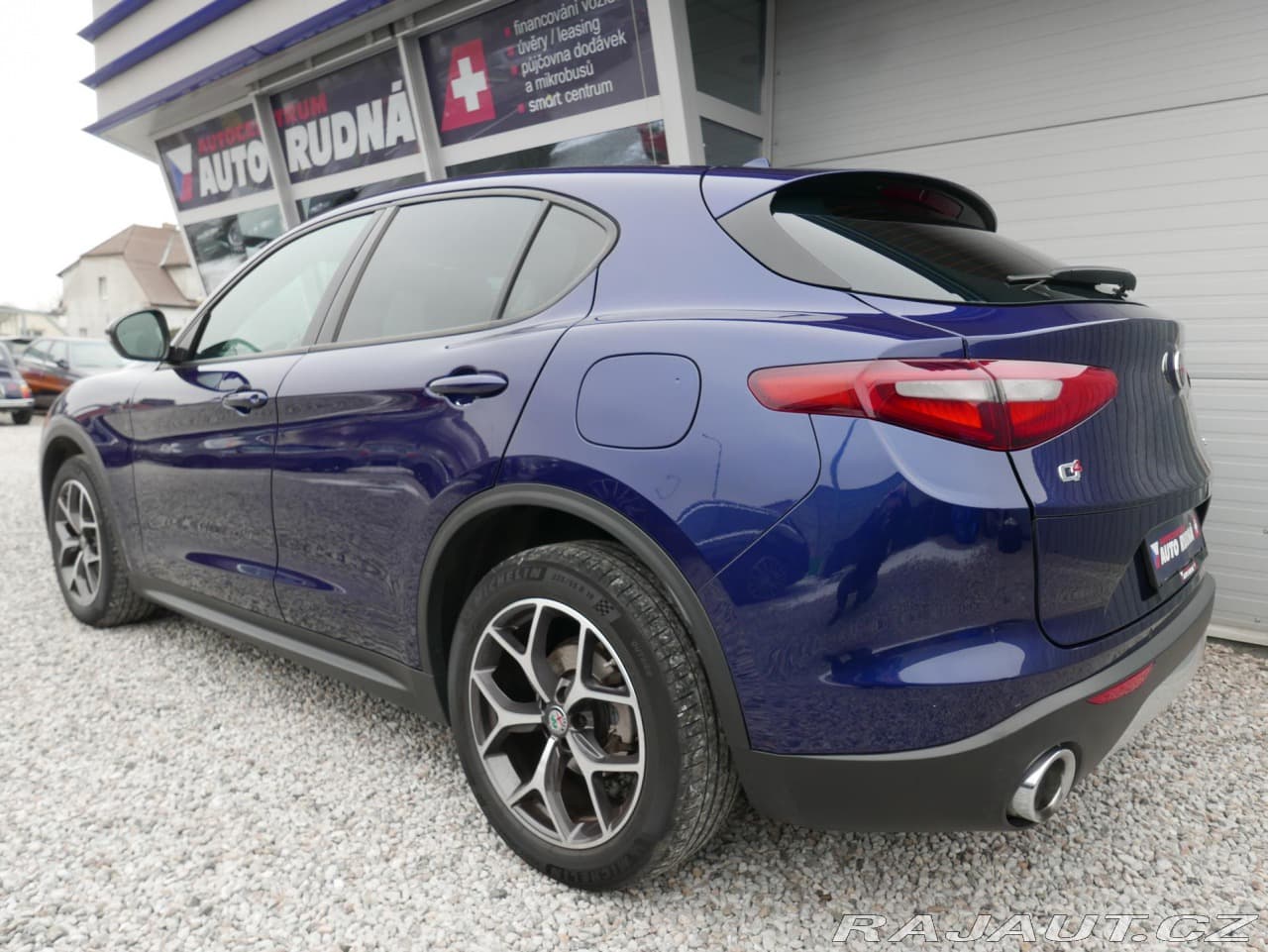 2017 Alfa Romeo Stelvio - 16