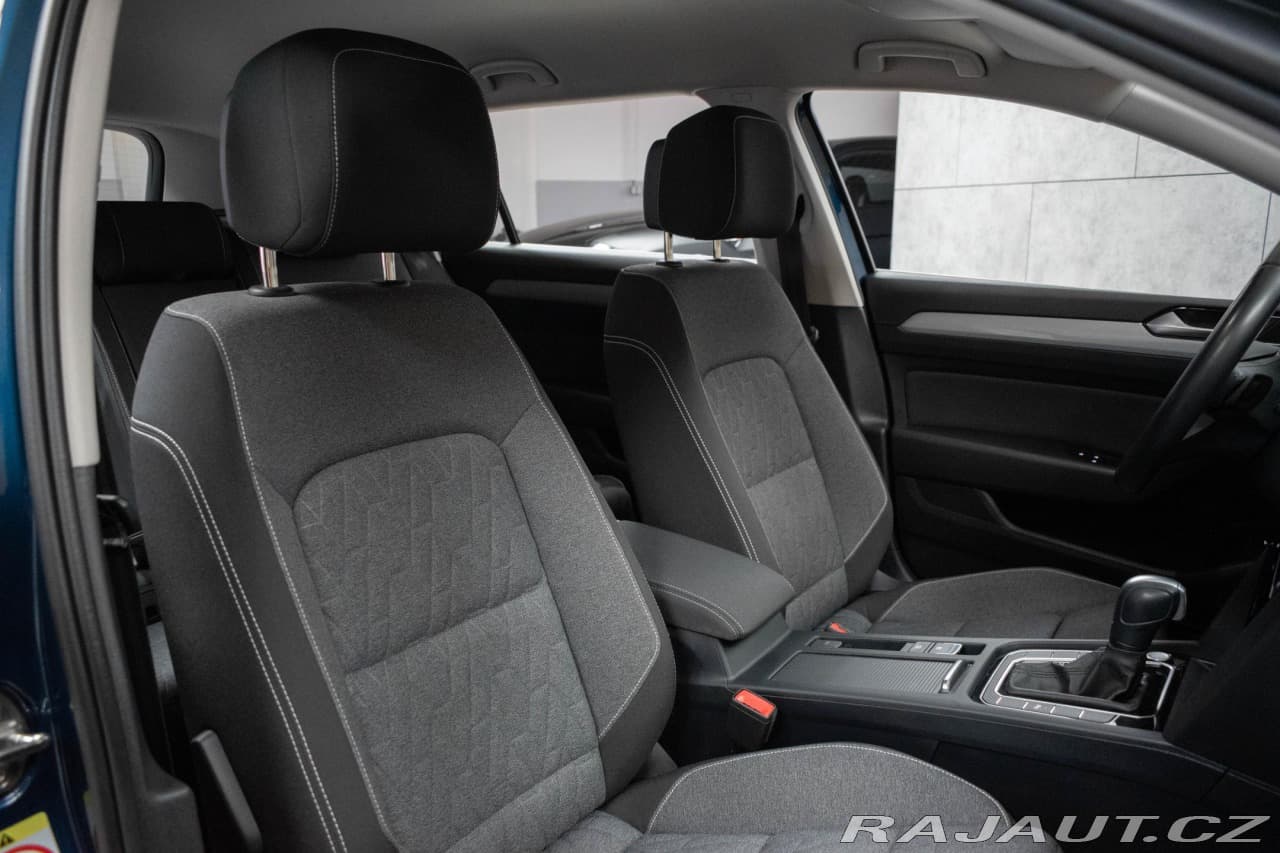 2022 Volkswagen Passat - 11