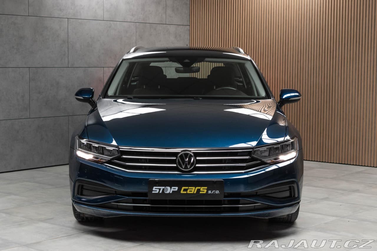 2022 Volkswagen Passat - 2