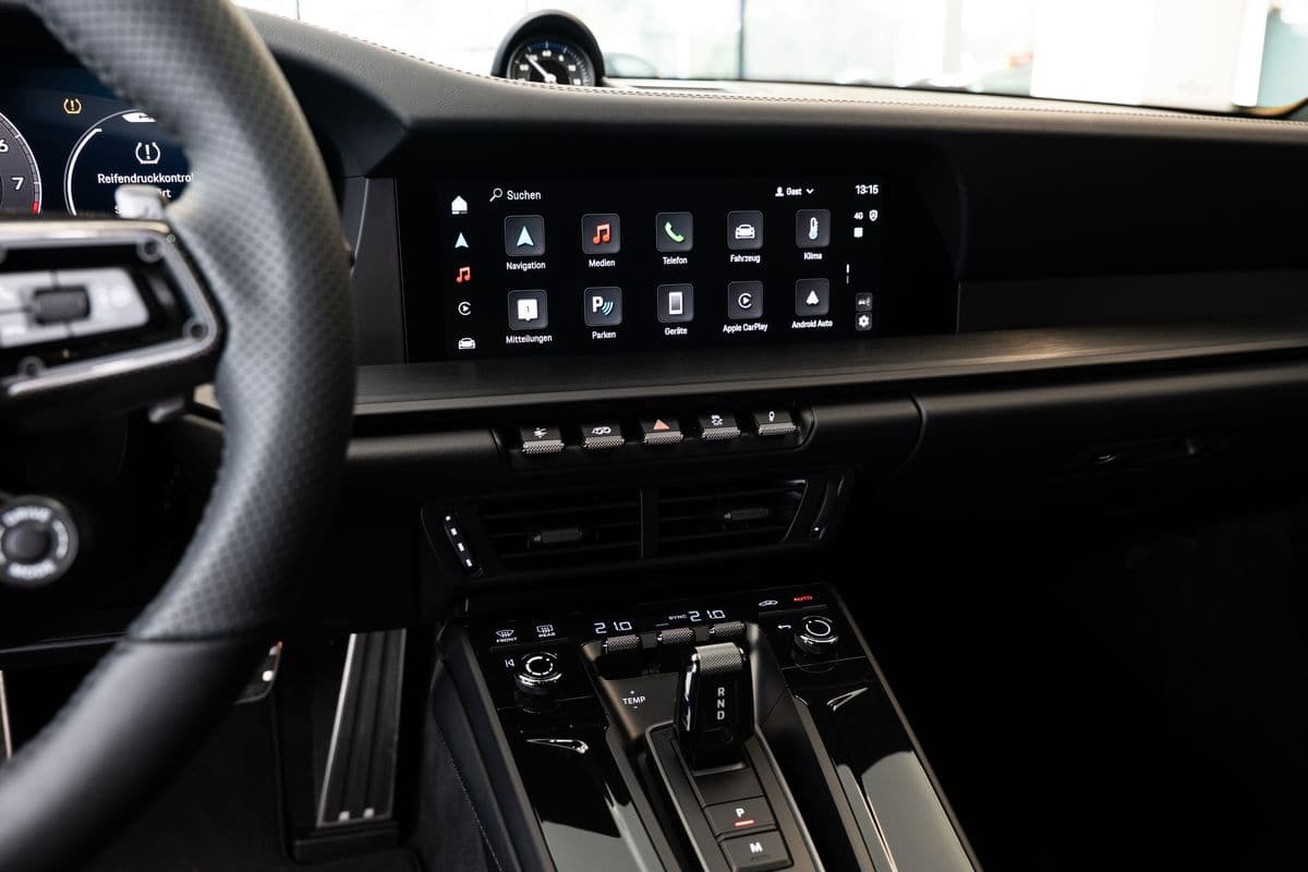 2025 Porsche 911 - 11