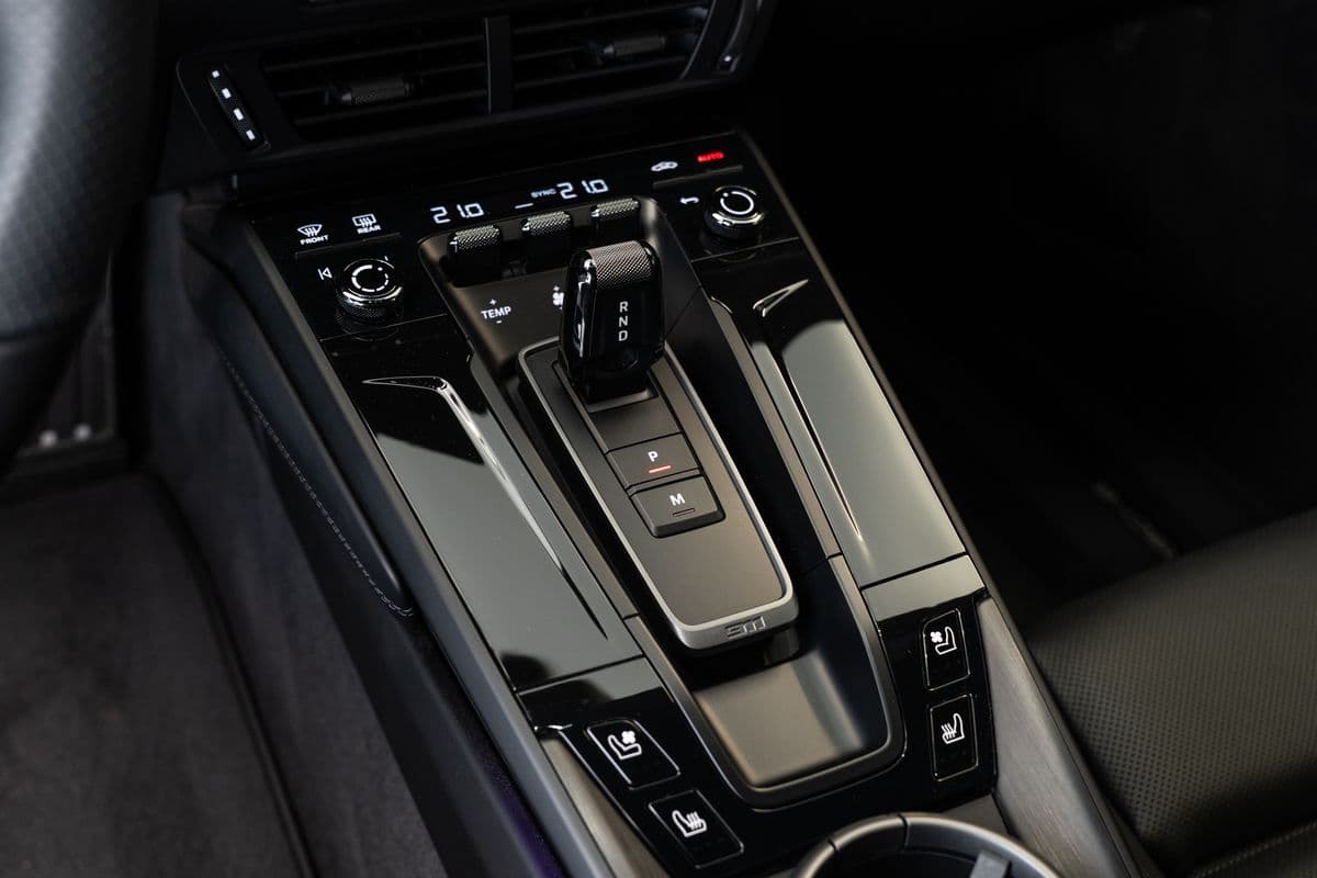 2025 Porsche 911 - 13