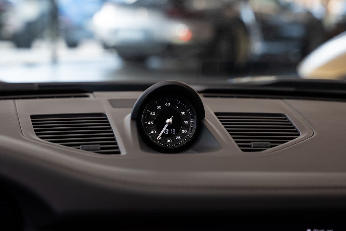 2025 Porsche 911 - 16