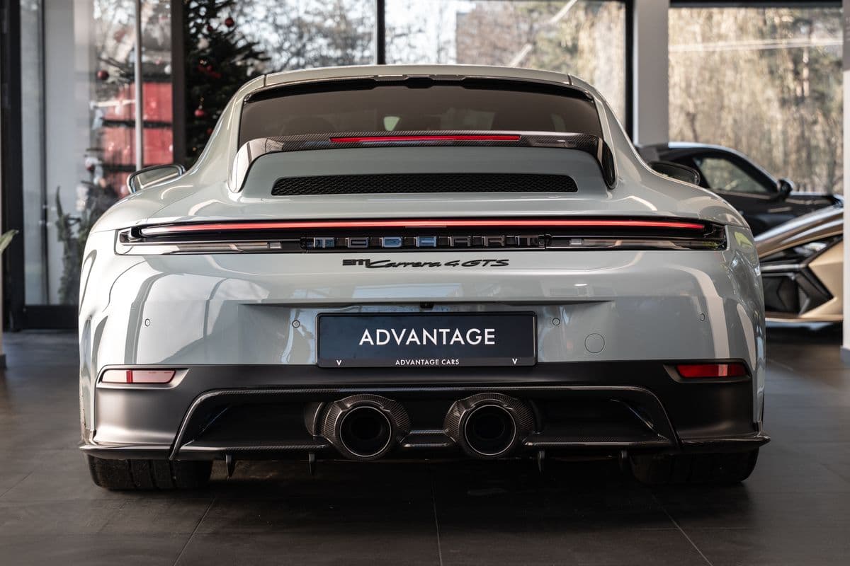 2025 Porsche 911 - 3