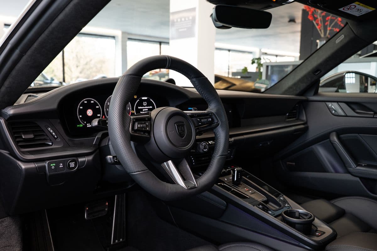 2025 Porsche 911 - 6