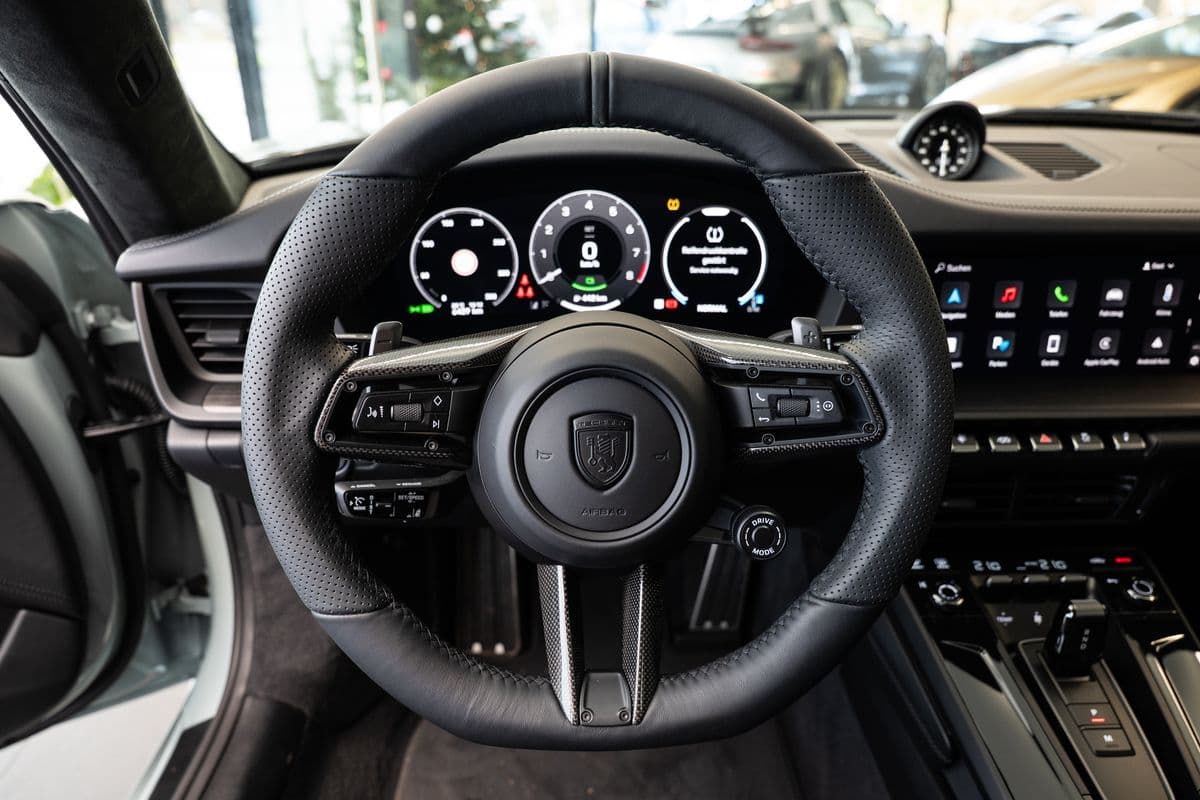 2025 Porsche 911 - 7