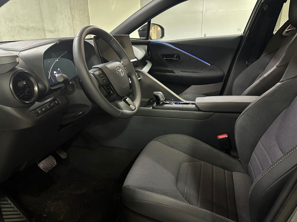 2025 Toyota C-Hr - 7