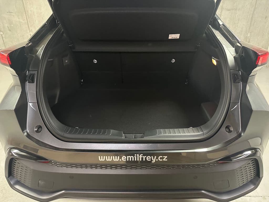 2025 Toyota C-Hr - 9