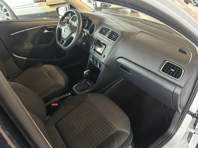 2016 Volkswagen Polo - 12