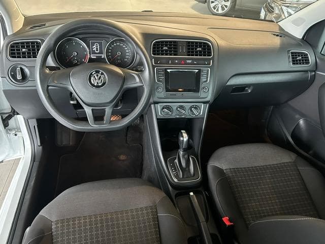 2016 Volkswagen Polo - 14