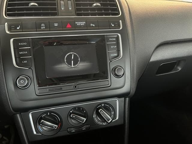 2016 Volkswagen Polo - 18