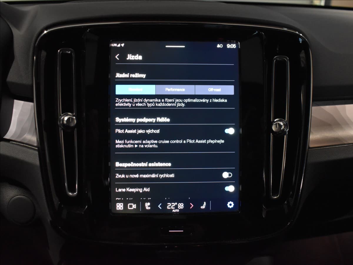 2025 Volvo Ex40 - 19