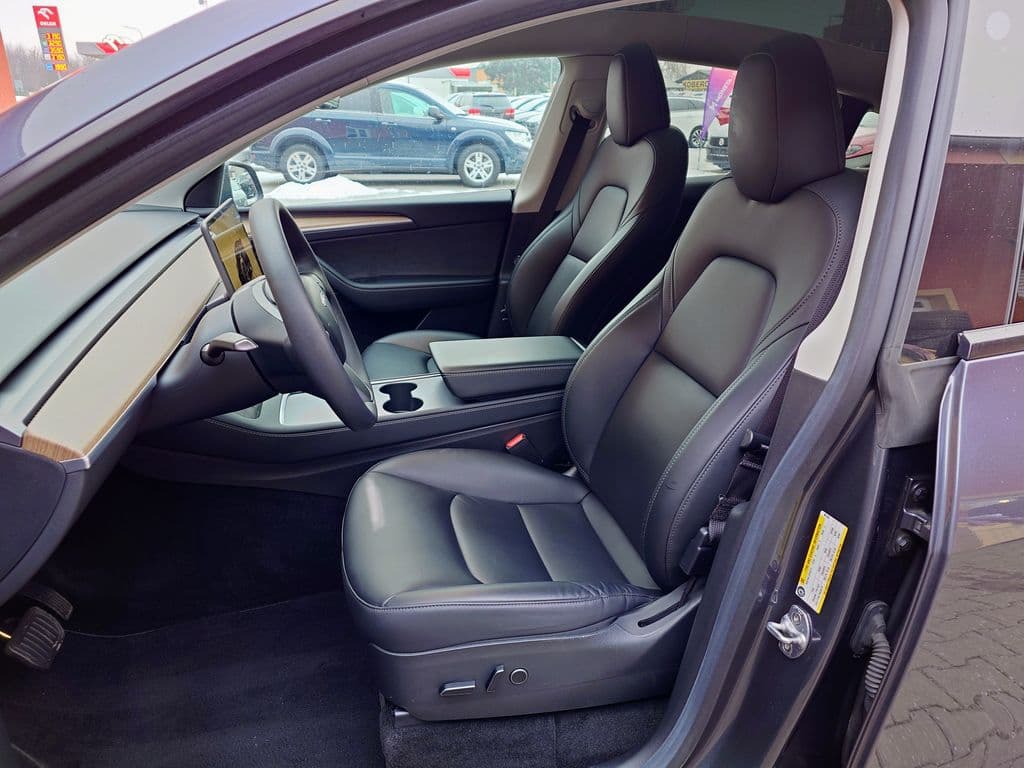 2022 Tesla Model Y - 12