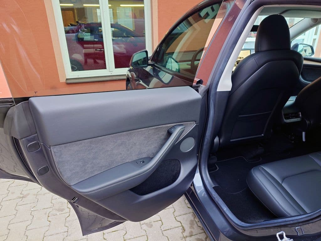 2022 Tesla Model Y - 15