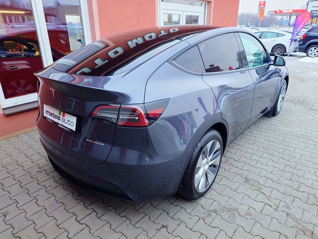 2022 Tesla Model Y - 6