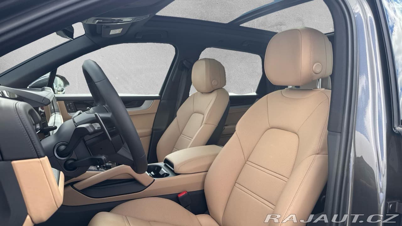 2025 Porsche Cayenne - 16