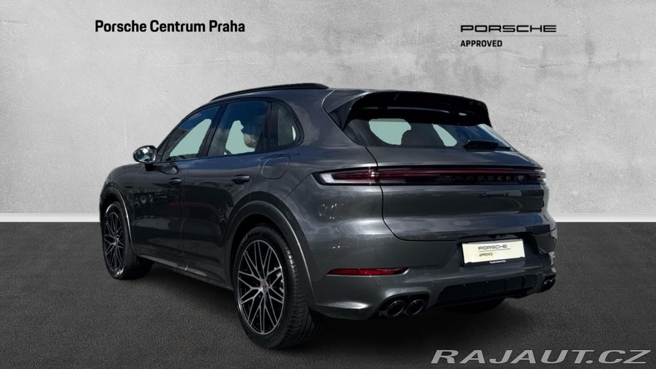 2025 Porsche Cayenne - 8