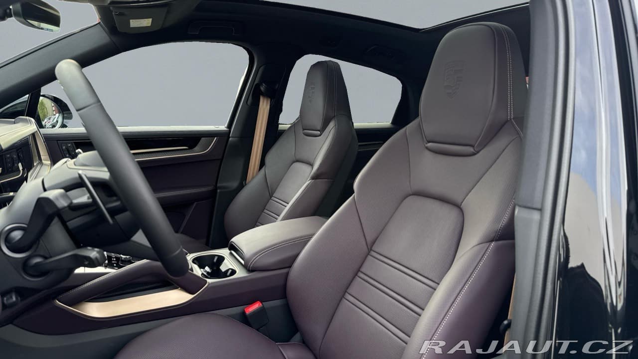 2025 Porsche Cayenne - 16