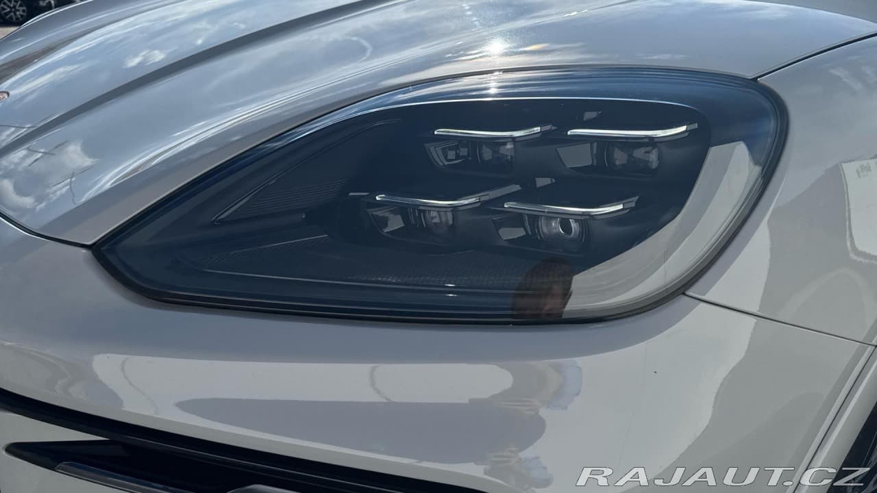 2025 Porsche Cayenne - 13