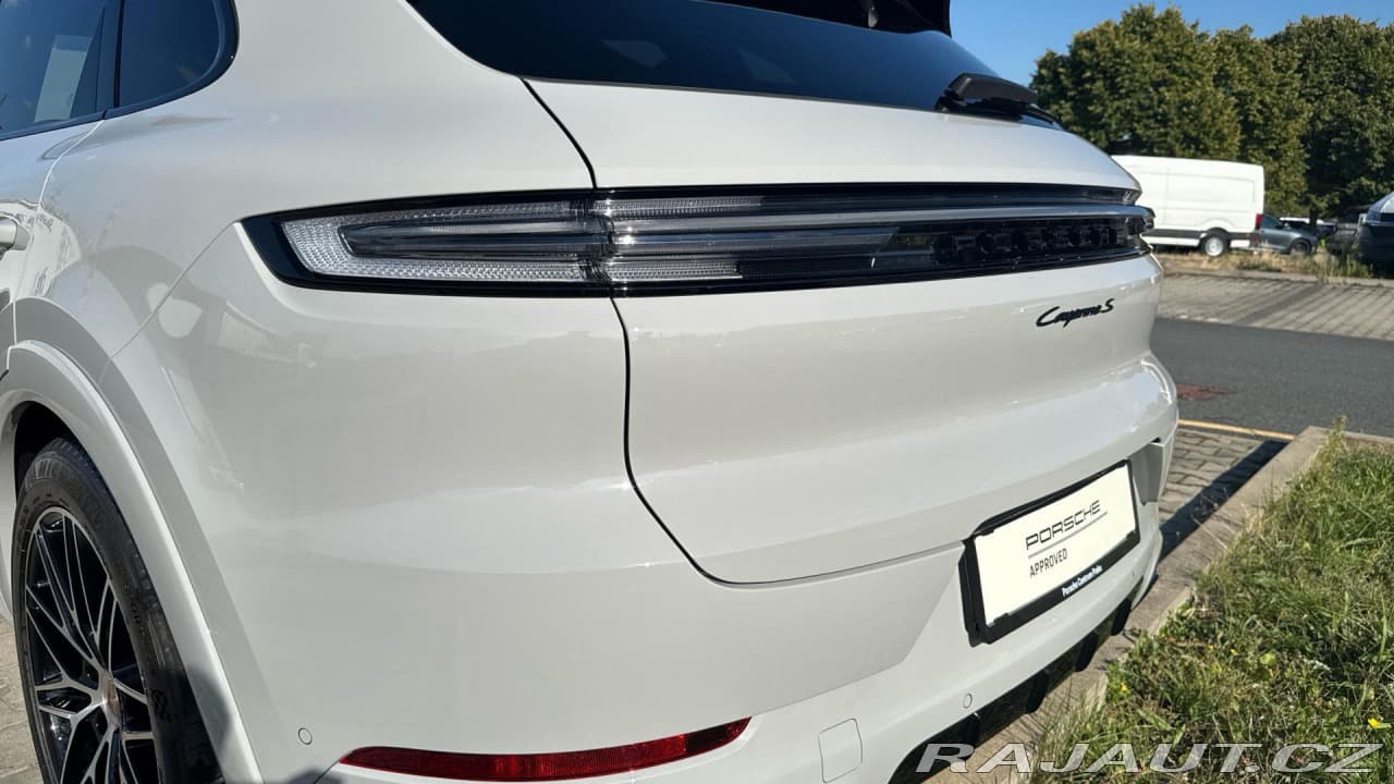 2025 Porsche Cayenne - 14