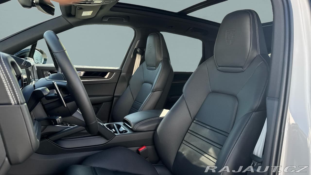 2025 Porsche Cayenne - 16