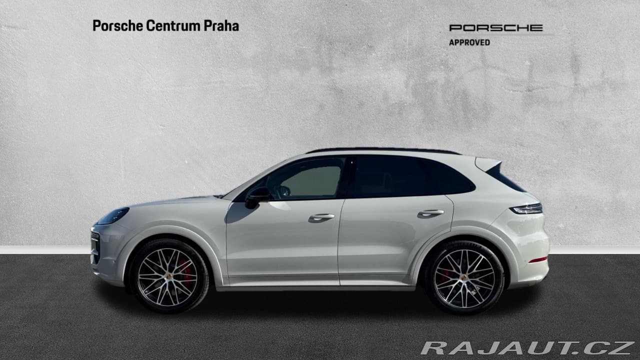 2025 Porsche Cayenne - 3