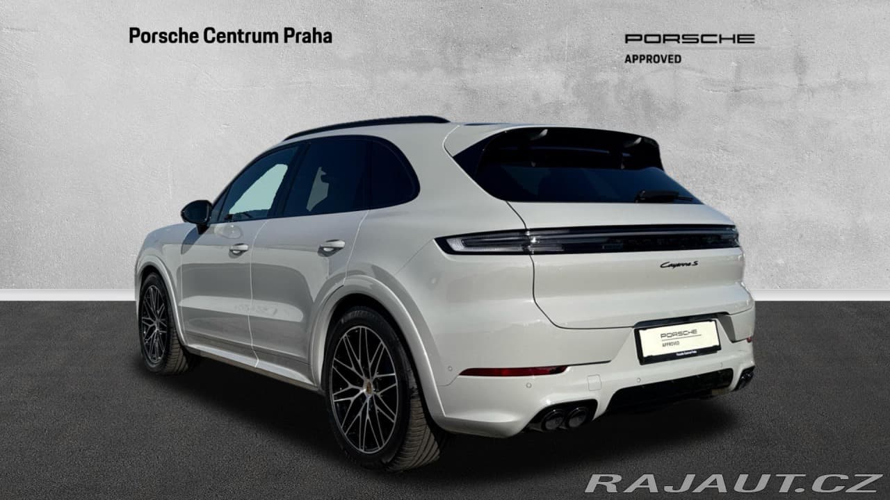 2025 Porsche Cayenne - 8