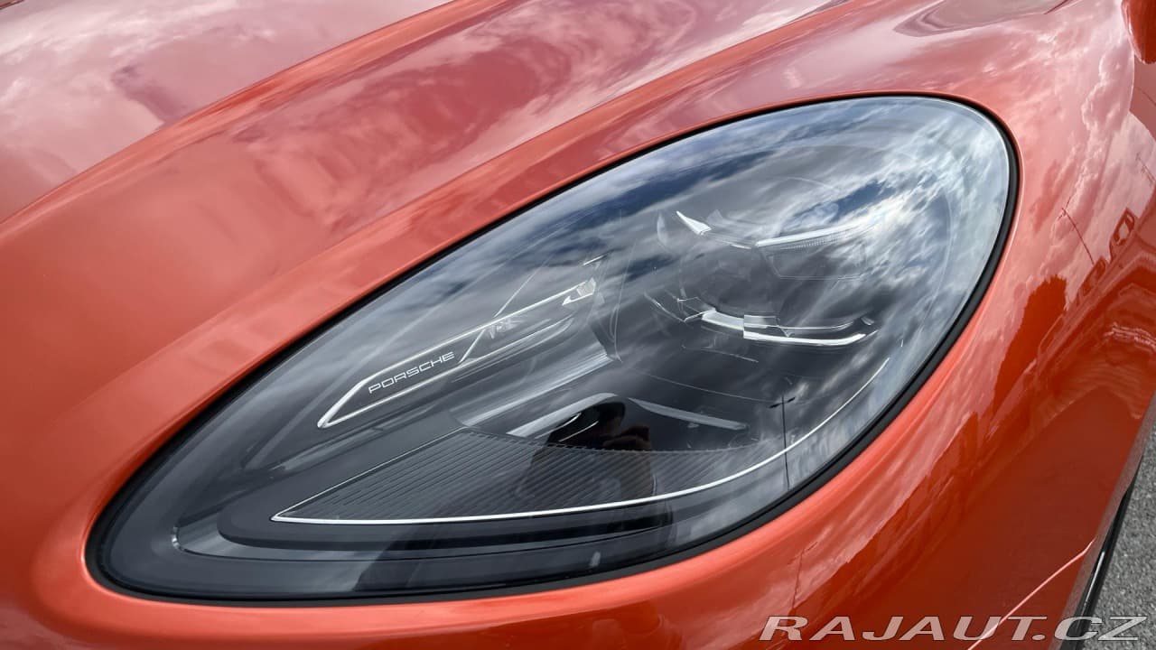 2022 Porsche Macan - 13