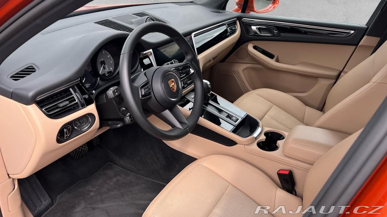 2022 Porsche Macan - 15