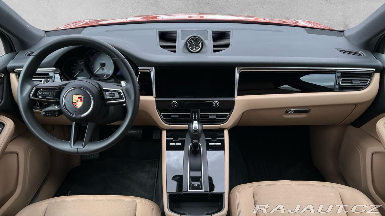 2022 Porsche Macan - 18